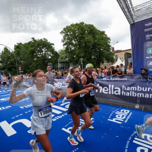 29.06.2025 - hella hamburg halbmarathon Zöllner http://msf.ph/oto/8417070 29.06.2025 10:50:46 Ziel 2234, 2788, 5115, 6662, 6712, 7134, 7583, 7952, 8657, 11356, 13701, 13808, 13875, 15426, 15720, 16291, 17129, 17908, 18229, 18370, 18413, 18820 meine-sportfotos.de