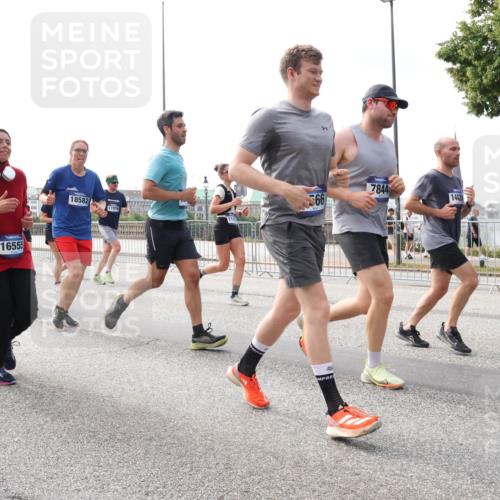 29.06.2025 - hella hamburg halbmarathon Lena Gebhardt http://msf.ph/oto/8417088 29.06.2025 10:17:53 Lombardsbrücke 9798, 16555, 7844, 66, 14420, 18582, 11916, 1015, 1159, 1160, 1204, 1268, 1274, 1325, 1458, 1554, 1622, 1641, 1749, 1795, 1982, 2094, 2147, 2259, 2305, 2548, 2931, 3138, 3292, 3977, 4194, 4218, 4852, 5002, 5004, 5290, 5611, 5733, 6254, 6270, 6336, 6352, 6786, 7011, 7094, 7258, 7291, 7413, 7566, 7641, 7649, 7838, 7844, 7882, 7883, 8067, 8128, 8144, 8248, 8351, 8607, 8799, 8895, 9400, 9539, 9717, 9734, 9798, 9844, 9848, 9964, 10174, 10332, 10509 meine-sportfotos.de