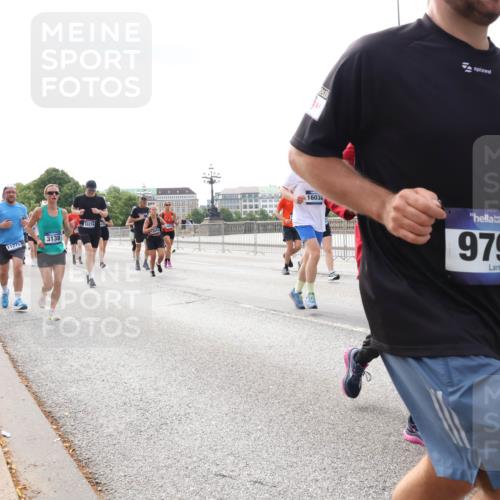 29.06.2025 - hella hamburg halbmarathon Lena Gebhardt http://msf.ph/oto/8417156 29.06.2025 10:17:54 Lombardsbrücke 6171, 11275, 3138, 10174, 16036, 9798, 111, 1015, 1159, 1160, 1204, 1268, 1274, 1325, 1458, 1554, 1622, 1641, 1749, 1795, 1982, 2094, 2147, 2259, 2305, 2548, 2931, 3138, 3292, 3977, 4194, 4218, 4804, 4852, 5002, 5004, 5290, 5611, 5733, 6254, 6270, 6336, 6352, 6786, 7094, 7258, 7291, 7413, 7566, 7641, 7649, 7838, 7844, 7882, 7883, 8067, 8128, 8144, 8248, 8351, 8607, 8799, 8895, 9400, 9539, 9717, 9734, 9798, 9844, 9848, 9964, 10174, 10332, 10509 meine-sportfotos.de