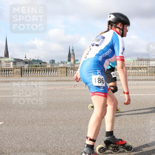 29.06.2025 - hella hamburg halbmarathon Lena Gebhardt http://msf.ph/oto/8417157 29.06.2025 08:56:59 Lombardsbrücke 186, 186 meine-sportfotos.de