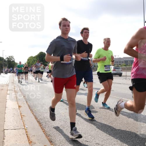 29.06.2025 - hella hamburg halbmarathon Lena Gebhardt http://msf.ph/oto/8417159 29.06.2025 09:51:07 Lombardsbrücke 10193, 1136, 1256, 1441, 1677, 1912, 1941, 1962, 2546, 2579, 3056, 3626, 3700, 3947, 4854, 4888, 4889, 4893, 5026, 5087, 5275, 5387, 5506, 5752, 5916, 6080, 6429, 6593, 6639, 6686, 6687, 6721, 6901, 7110, 7116, 7284, 7378, 7635, 7693, 7962, 8091, 8122, 8319, 8574, 8966, 9262, 9313, 9371, 9380, 9755, 9833, 9885, 10064, 10193, 10415, 10469, 10783, 11049, 11284, 11305, 11907, 12153, 14201 meine-sportfotos.de