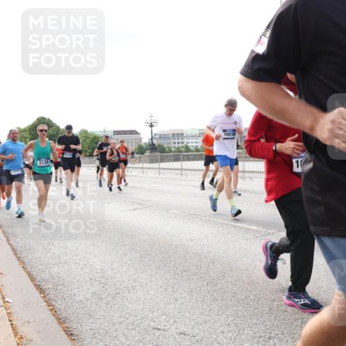 29.06.2025 - hella hamburg halbmarathon Lena Gebhardt http://msf.ph/oto/8417172 29.06.2025 10:17:54 Lombardsbrücke 3171, 3138, 11275, 10174, 16038, 10, 9798, 1015, 1159, 1160, 1204, 1268, 1274, 1325, 1458, 1554, 1622, 1641, 1749, 1795, 1982, 2094, 2147, 2259, 2305, 2548, 2931, 3138, 3292, 3977, 4194, 4218, 4804, 4852, 5002, 5004, 5290, 5611, 5733, 6254, 6270, 6336, 6352, 6786, 7094, 7258, 7291, 7413, 7566, 7641, 7649, 7838, 7844, 7882, 7883, 8067, 8128, 8144, 8248, 8351, 8607, 8799, 8895, 9400, 9539, 9717, 9734, 9798, 9844, 9848, 9964, 10174, 10332, 10509 meine-sportfotos.de