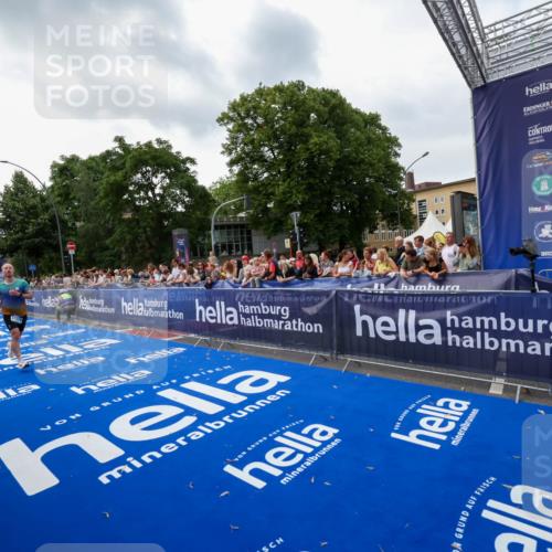 29.06.2025 - hella hamburg halbmarathon Zöllner http://msf.ph/oto/8417218 29.06.2025 10:28:35 Ziel 5328, 17374 meine-sportfotos.de