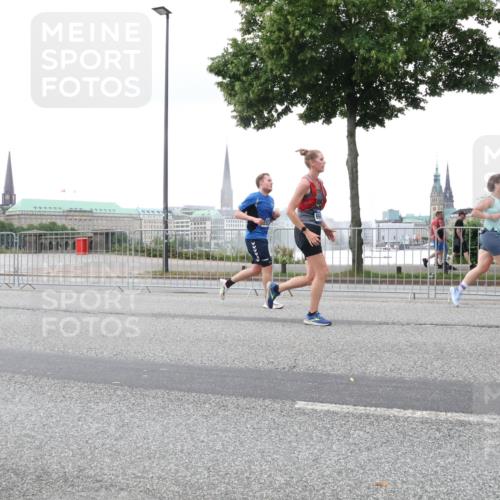 29.06.2025 - hella hamburg halbmarathon Lena Gebhardt http://msf.ph/oto/8417239 29.06.2025 10:51:56 Lombardsbrücke 1418, 1978, 1997, 2308, 2593, 2736, 2778, 3038, 3240, 3991, 4087, 4273, 4436, 4598, 4606, 4748, 4808, 5062, 5291, 5534, 5716, 5717, 6007, 6091, 6404, 6406, 6456, 6604, 6885, 6945, 6947, 6954, 6985, 7682, 7841, 7871, 7992, 8125, 8194, 8196, 8250, 8251, 8399, 8621, 9220, 9340, 9460, 9462, 9590, 9594, 9673, 9730, 10342, 10496, 10521, 10533, 10673, 10693, 10830, 11101, 11126, 11127, 11268, 11375, 11875, 12065 meine-sportfotos.de