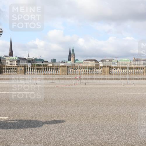 29.06.2025 - hella hamburg halbmarathon Lena Gebhardt http://msf.ph/oto/8417267 29.06.2025 08:57:03 Lombardsbrücke  meine-sportfotos.de