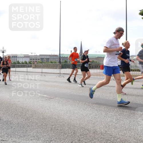 29.06.2025 - hella hamburg halbmarathon Lena Gebhardt http://msf.ph/oto/8417271 29.06.2025 10:17:55 Lombardsbrücke 3138, 1255, 162, 1003, 11916, 1015, 1159, 1160, 1204, 1268, 1274, 1325, 1458, 1554, 1622, 1641, 1749, 1795, 1982, 2094, 2147, 2259, 2305, 2548, 2634, 2931, 3125, 3138, 3292, 3977, 4194, 4218, 4804, 4852, 5002, 5004, 5290, 5611, 5733, 6254, 6270, 6336, 6352, 6786, 7094, 7258, 7291, 7413, 7566, 7641, 7649, 7838, 7844, 7882, 7883, 8067, 8128, 8144, 8248, 8351, 8607, 8799, 9400, 9539, 9717, 9734, 9798, 9844, 9848, 9964, 10174, 10332, 10509, 10908 meine-sportfotos.de