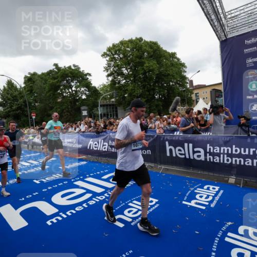 29.06.2025 - hella hamburg halbmarathon Zöllner http://msf.ph/oto/8417302 29.06.2025 10:50:57 Ziel 1466, 2207, 3654, 3947, 4839, 5018, 7052, 7369, 8205, 8572, 10215, 10750, 11551, 13687, 15362, 15395, 15643, 16285, 18182 meine-sportfotos.de
