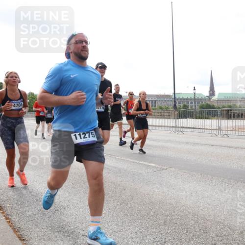 29.06.2025 - hella hamburg halbmarathon Lena Gebhardt http://msf.ph/oto/8417393 29.06.2025 10:17:56 Lombardsbrücke 4701, 10500, 11275, 0174, 136, 1015, 1159, 1160, 1204, 1268, 1274, 1325, 1458, 1554, 1622, 1641, 1749, 1795, 1982, 2094, 2147, 2259, 2305, 2548, 2634, 2931, 3125, 3138, 3292, 3977, 4194, 4218, 4804, 4852, 5002, 5004, 5290, 5611, 5733, 6254, 6270, 6336, 6352, 6786, 7094, 7258, 7291, 7413, 7566, 7641, 7649, 7838, 7844, 7882, 7883, 8067, 8128, 8144, 8248, 8607, 8799, 9400, 9539, 9717, 9734, 9798, 9844, 9848, 9964, 10174, 10332, 10509, 10908, 12498 meine-sportfotos.de