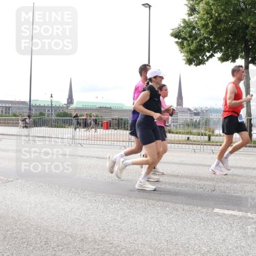 29.06.2025 - hella hamburg halbmarathon Lena Gebhardt http://msf.ph/oto/8417409 29.06.2025 10:26:55 Lombardsbrücke 26, 1530, 1793, 1973, 2045, 2306, 2643, 4358, 4507, 4509, 4844, 5494, 5495, 5707, 6625, 6637, 6905, 7069, 7234, 7314, 8056, 8079, 8281, 9186, 9349, 10077, 10465, 11110, 11270, 11740, 12071, 12126, 13264, 13462, 14020, 14021, 14930, 15027, 15108, 15807, 15878, 16479, 16788, 17049, 17300, 17445, 17675, 18074, 18087, 18516, 18962, 18976, 18978 meine-sportfotos.de
