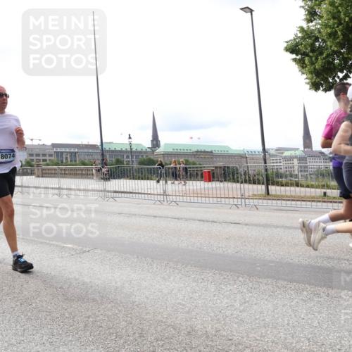 29.06.2025 - hella hamburg halbmarathon Lena Gebhardt http://msf.ph/oto/8417448 29.06.2025 10:26:56 Lombardsbrücke 507, 18074, 1530, 1793, 1973, 2045, 2306, 2643, 4358, 4507, 4509, 5494, 5495, 5707, 6259, 6625, 6637, 7069, 7234, 7314, 8056, 8079, 8281, 9186, 9349, 10077, 10465, 11110, 11270, 11740, 12071, 12126, 13264, 13462, 14020, 14021, 14930, 15027, 15108, 15807, 15878, 16479, 16788, 17049, 17300, 17445, 17675, 18074, 18087, 18516, 18962, 18976, 18978 meine-sportfotos.de