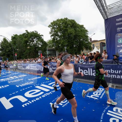 29.06.2025 - hella hamburg halbmarathon Zöllner http://msf.ph/oto/8417451 29.06.2025 10:51:05 Ziel 1630, 2207, 4077, 7369, 8117, 8261, 8704, 10215, 10508, 10603, 12778, 13008, 13687, 14125, 15362, 16285, 17221, 17384, 18066, 18350 meine-sportfotos.de