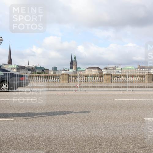29.06.2025 - hella hamburg halbmarathon Lena Gebhardt http://msf.ph/oto/8417545 29.06.2025 08:57:11 Lombardsbrücke  meine-sportfotos.de