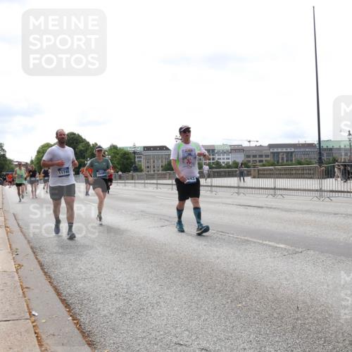 29.06.2025 - hella hamburg halbmarathon Lena Gebhardt http://msf.ph/oto/8417560 29.06.2025 10:26:58 Lombardsbrücke 11740, 10465, 1530, 1793, 1973, 2045, 2306, 2643, 2775, 4358, 4507, 4509, 5494, 5495, 5707, 6259, 6625, 6637, 7069, 7234, 7314, 8056, 8079, 8281, 9186, 9349, 10077, 10465, 11110, 11270, 11740, 12071, 12126, 13462, 14020, 14021, 15027, 15108, 15641, 15807, 15878, 16479, 16788, 17049, 17300, 17445, 17675, 18074, 18087, 18516, 18962, 18976, 18978 meine-sportfotos.de