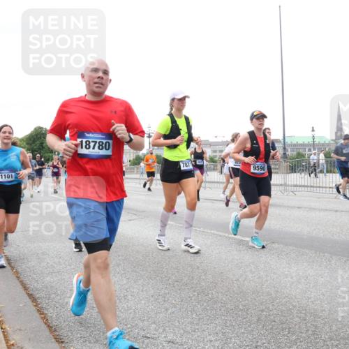 29.06.2025 - hella hamburg halbmarathon Lena Gebhardt http://msf.ph/oto/8417572 29.06.2025 10:52:00 Lombardsbrücke 11101, 18780, 7871621, 9220, 9590, 1418, 1978, 2593, 2736, 2778, 3038, 3240, 3991, 4087, 4273, 4436, 4598, 4606, 4748, 5062, 5262, 5291, 5534, 5716, 5717, 6007, 6386, 6403, 6404, 6406, 6456, 6604, 6885, 6945, 6947, 6954, 6985, 7682, 7690, 7691, 7841, 8125, 8194, 8196, 8250, 8251, 8399, 8621, 9220, 9340, 9368, 9460, 9462, 9590, 9594, 9673, 9730, 10342, 10496, 10521, 10533, 10673, 10693, 10830, 11101, 11126, 11127, 11375, 11875, 11899, 11974, 12065 meine-sportfotos.de
