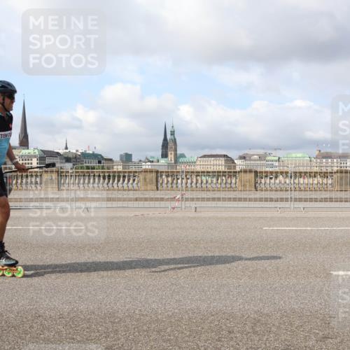 29.06.2025 - hella hamburg halbmarathon Lena Gebhardt http://msf.ph/oto/8417593 29.06.2025 08:57:12 Lombardsbrücke  meine-sportfotos.de
