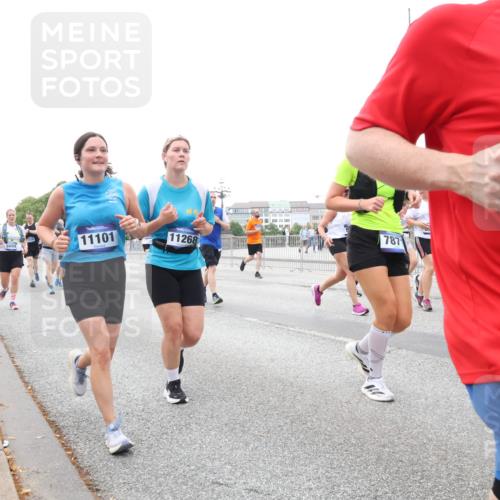 29.06.2025 - hella hamburg halbmarathon Lena Gebhardt http://msf.ph/oto/8417609 29.06.2025 10:52:01 Lombardsbrücke 11101, 787, 11268, 52, 18780, 1418, 1978, 2593, 2736, 2778, 3038, 3240, 3991, 4087, 4273, 4436, 4598, 4606, 4748, 4815, 5062, 5262, 5291, 5534, 5716, 5717, 6007, 6386, 6403, 6404, 6406, 6456, 6604, 6885, 6947, 6954, 6985, 7682, 7690, 7691, 8125, 8194, 8196, 8250, 8251, 8399, 8621, 9220, 9340, 9368, 9460, 9462, 9590, 9594, 9673, 9730, 10342, 10496, 10521, 10533, 10634, 10673, 10693, 10830, 10884, 11101, 11126, 11127, 11375, 11736, 11875, 11899, 11974, 12065 meine-sportfotos.de