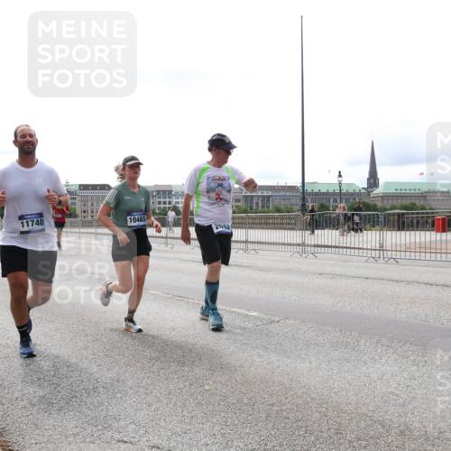 29.06.2025 - hella hamburg halbmarathon Lena Gebhardt http://msf.ph/oto/8417612 29.06.2025 10:26:59 Lombardsbrücke 6, 11740, 10465, 2693, 1530, 1793, 1973, 2045, 2306, 2643, 2775, 4358, 4507, 4509, 5494, 5495, 5707, 6259, 6625, 6637, 7069, 7234, 7314, 7944, 8056, 8079, 8281, 9186, 9349, 10077, 10465, 11110, 11270, 11740, 12071, 13462, 14020, 14021, 15027, 15108, 15641, 15807, 15878, 16479, 16788, 17049, 17300, 17445, 17675, 18074, 18087, 18516, 18962, 18976, 18978 meine-sportfotos.de