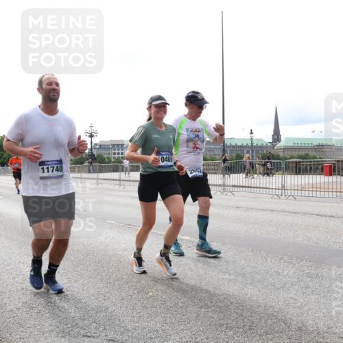 29.06.2025 - hella hamburg halbmarathon Lena Gebhardt http://msf.ph/oto/8417647 29.06.2025 10:26:59 Lombardsbrücke 11740, 0465, 2693, 1530, 1793, 1973, 2045, 2306, 2643, 2775, 4358, 4507, 4509, 5494, 5495, 5707, 6259, 6625, 6637, 7069, 7234, 7314, 7944, 8056, 8079, 8281, 9186, 9349, 10077, 10465, 11110, 11270, 11740, 12071, 13462, 14020, 14021, 15027, 15108, 15641, 15807, 15878, 16479, 16788, 17049, 17300, 17445, 17675, 18074, 18087, 18516, 18962, 18976, 18978 meine-sportfotos.de