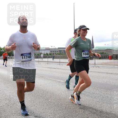 29.06.2025 - hella hamburg halbmarathon Lena Gebhardt http://msf.ph/oto/8417691 29.06.2025 10:27:00 Lombardsbrücke 11740, 10465, 1530, 1793, 1973, 2045, 2306, 2643, 2775, 4358, 4507, 4509, 5494, 5495, 5707, 6259, 6625, 6637, 7069, 7234, 7314, 7944, 8056, 8079, 8281, 9186, 9349, 10077, 10465, 11110, 11270, 11740, 12071, 13462, 14020, 14021, 15027, 15108, 15641, 15807, 15878, 16479, 16788, 17049, 17300, 17445, 17675, 18074, 18516, 18962, 18976, 18978 meine-sportfotos.de