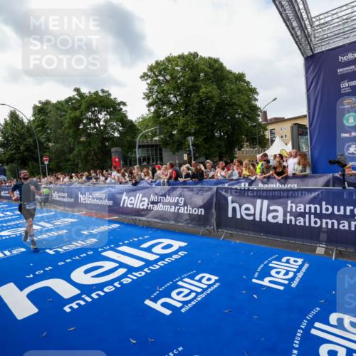 29.06.2025 - hella hamburg halbmarathon Zöllner http://msf.ph/oto/8417774 29.06.2025 10:29:12 Ziel 3043, 8473, 10171, 16157, 19194 meine-sportfotos.de