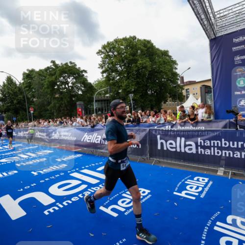 29.06.2025 - hella hamburg halbmarathon Zöllner http://msf.ph/oto/8417810 29.06.2025 10:29:13 Ziel 3043, 8473, 10171, 16157, 19194 meine-sportfotos.de