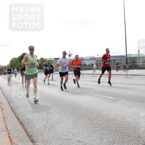 29.06.2025 - hella hamburg halbmarathon Lena Gebhardt http://msf.ph/oto/8417879 29.06.2025 10:27:02 Lombardsbrücke 1897, 4358, 11110, 6637, 1530, 1793, 1973, 2045, 2306, 2643, 2775, 4358, 4507, 4509, 5494, 5495, 5707, 6259, 6625, 6637, 7069, 7234, 7314, 7944, 8056, 8079, 8281, 9186, 9349, 10077, 10465, 11110, 11270, 11740, 11766, 12071, 13462, 14020, 14021, 15027, 15108, 15641, 15807, 15878, 16479, 16788, 17049, 17300, 17445, 17675, 18074, 18516, 18962, 18976, 18978 meine-sportfotos.de
