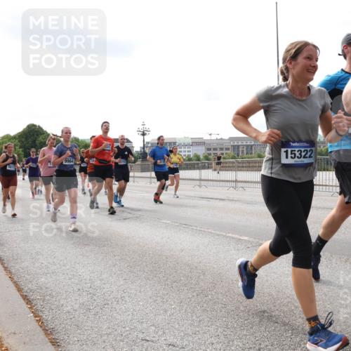 29.06.2025 - hella hamburg halbmarathon Lena Gebhardt http://msf.ph/oto/8417898 29.06.2025 10:18:01 Lombardsbrücke 9964, 2752, 3128, 5611, 15322, 15203, 1015, 1159, 1160, 1204, 1268, 1274, 1325, 1458, 1554, 1622, 1641, 1749, 1795, 1982, 2087, 2094, 2147, 2259, 2548, 2634, 2931, 3125, 3138, 3292, 3321, 3482, 3977, 4218, 4710, 4738, 4804, 5002, 5004, 5290, 5611, 5733, 6254, 6270, 6336, 6352, 6786, 7094, 7258, 7413, 7641, 7649, 7838, 7882, 7883, 8067, 8128, 8144, 8248, 8607, 8799, 9400, 9539, 9717, 9734, 9798, 9844, 9848, 9964, 10174, 10332, 10509, 10908, 12498 meine-sportfotos.de