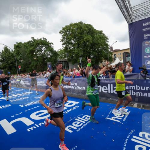 29.06.2025 - hella hamburg halbmarathon Zöllner http://msf.ph/oto/8417916 29.06.2025 10:51:29 Ziel 2364, 2411, 2946, 5820, 7943, 8989, 9214, 9656, 11124, 11422, 13047, 13403, 13792, 14994, 15871, 15950, 16357, 17131, 18489 meine-sportfotos.de