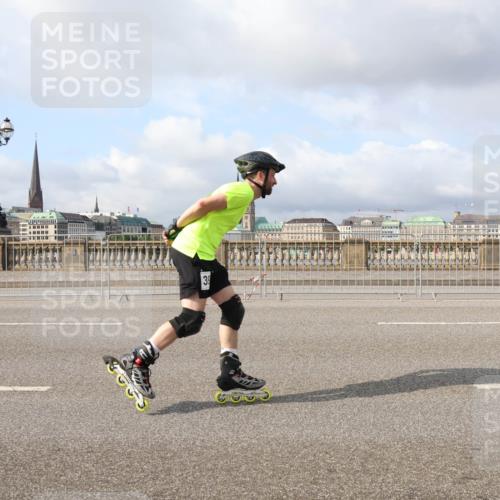 29.06.2025 - hella hamburg halbmarathon Lena Gebhardt http://msf.ph/oto/8417946 29.06.2025 08:57:12 Lombardsbrücke 39, 0500 meine-sportfotos.de