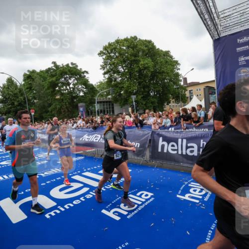 29.06.2025 - hella hamburg halbmarathon Zöllner http://msf.ph/oto/8417966 29.06.2025 10:51:32 Ziel 1335, 2411, 2946, 5820, 7943, 9214, 9656, 10691, 11422, 13403, 13792, 15871, 15950, 16357, 17131 meine-sportfotos.de