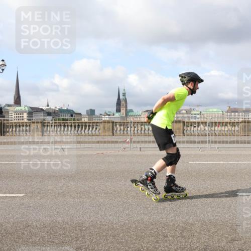 29.06.2025 - hella hamburg halbmarathon Lena Gebhardt http://msf.ph/oto/8417991 29.06.2025 08:57:13 Lombardsbrücke  meine-sportfotos.de