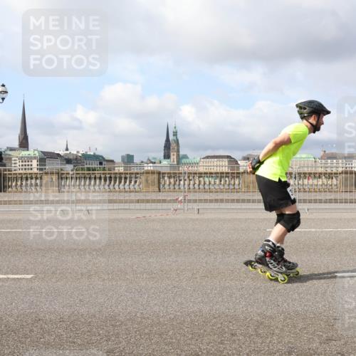 29.06.2025 - hella hamburg halbmarathon Lena Gebhardt http://msf.ph/oto/8418025 29.06.2025 08:57:13 Lombardsbrücke  meine-sportfotos.de