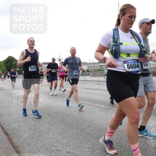 29.06.2025 - hella hamburg halbmarathon Lena Gebhardt http://msf.ph/oto/8418040 29.06.2025 10:52:05 Lombardsbrücke 3038, 1472, 16015, 6604, 106, 35, 141, 1418, 1978, 2593, 3038, 3240, 3645, 3991, 4087, 4273, 4436, 4598, 4606, 4815, 5062, 5262, 5534, 6007, 6386, 6403, 6404, 6406, 6456, 6604, 6947, 6985, 7682, 7690, 7691, 8194, 8196, 8250, 8251, 8399, 8621, 9220, 9368, 9460, 9462, 9590, 9594, 9673, 9730, 10296, 10342, 10521, 10533, 10634, 10673, 10693, 10830, 10884, 11084, 11101, 11126, 11127, 11375, 11736, 11875, 11899, 11974, 12065, 12546, 12558 meine-sportfotos.de