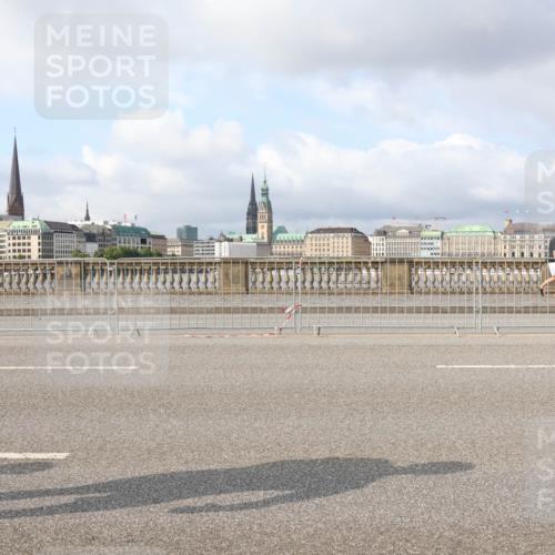 29.06.2025 - hella hamburg halbmarathon Lena Gebhardt http://msf.ph/oto/8418112 29.06.2025 08:57:27 Lombardsbrücke  meine-sportfotos.de