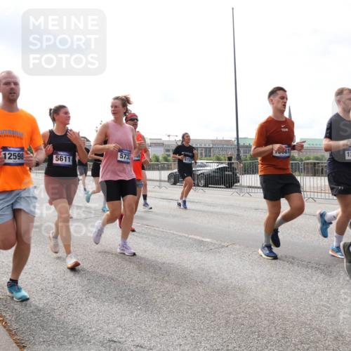 29.06.2025 - hella hamburg halbmarathon Lena Gebhardt http://msf.ph/oto/8418131 29.06.2025 10:18:03 Lombardsbrücke 19081, 11718, 12598, 5611, 5733, 5, 9734, 14406, 12752, 1641, 1015, 1159, 1160, 1268, 1274, 1325, 1458, 1554, 1622, 1641, 1749, 1795, 1982, 2087, 2094, 2147, 2259, 2335, 2548, 2634, 2931, 3125, 3138, 3292, 3321, 3482, 3977, 4218, 4710, 4738, 4804, 5002, 5004, 5290, 5611, 5733, 6254, 6270, 6336, 6352, 7094, 7258, 7413, 7641, 7649, 7838, 7882, 7883, 8067, 8128, 8144, 8248, 8607, 8799, 9400, 9539, 9717, 9734, 9798, 9834, 9844, 9964, 10174, 10332, 10509, 10908, 12498 meine-sportfotos.de