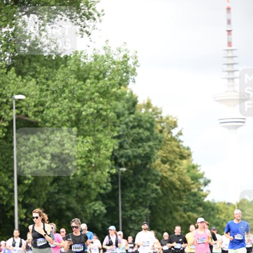 29.06.2025 - hella hamburg halbmarathon Dr. Thomas Lammeyer http://msf.ph/oto/8418135 29.06.2025 10:45:35 Kennedybrücke 1731, 2805, 3344, 4044, 4412, 4638, 5549, 5928, 6088, 7293, 7585, 7661, 7829, 8769, 8878, 10269, 10407, 10644, 11166, 11209 meine-sportfotos.de