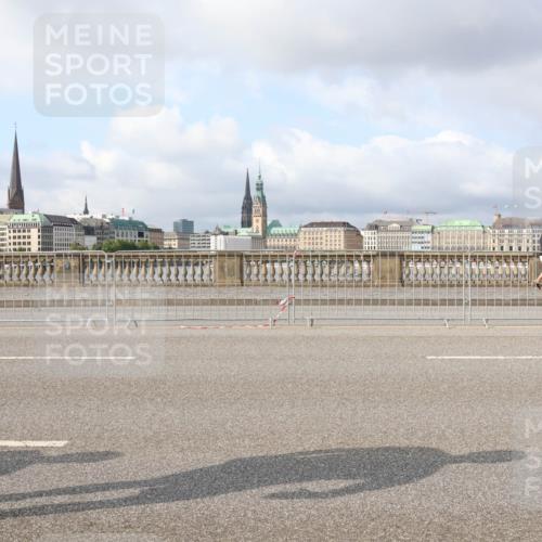 29.06.2025 - hella hamburg halbmarathon Lena Gebhardt http://msf.ph/oto/8418145 29.06.2025 08:57:27 Lombardsbrücke 205 meine-sportfotos.de