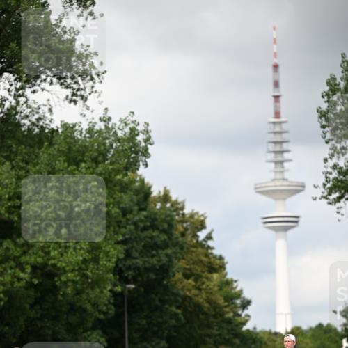 29.06.2025 - hella hamburg halbmarathon Dr. Thomas Lammeyer http://msf.ph/oto/8418149 29.06.2025 10:45:37 Kennedybrücke 1731, 2805, 3344, 4044, 4412, 4638, 5549, 5688, 5928, 6088, 7293, 7661, 7829, 8769, 8878, 10269, 10407, 10644, 11166, 11209 meine-sportfotos.de