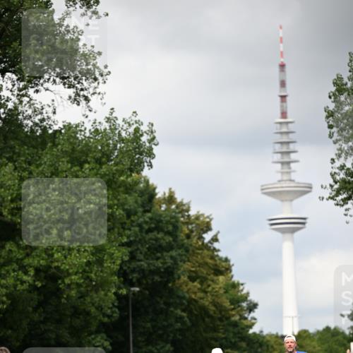 29.06.2025 - hella hamburg halbmarathon Dr. Thomas Lammeyer http://msf.ph/oto/8418164 29.06.2025 10:45:37 Kennedybrücke 1731, 2805, 3344, 4044, 4412, 4638, 5549, 5688, 5928, 6088, 7293, 7661, 7829, 8769, 8878, 10269, 10407, 10644, 11166, 11209 meine-sportfotos.de