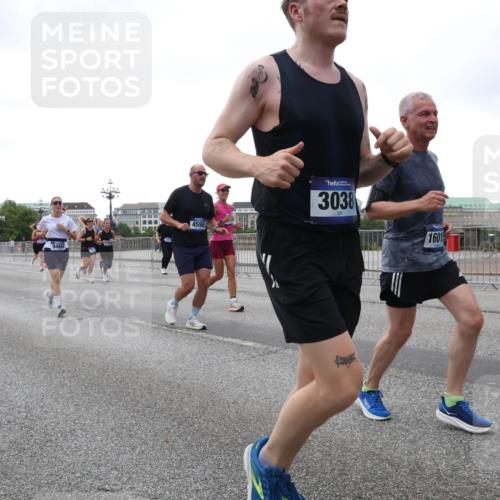 29.06.2025 - hella hamburg halbmarathon Lena Gebhardt http://msf.ph/oto/8418190 29.06.2025 10:52:06 Lombardsbrücke 2065, 9460, 4598, 3038, 1601, 1418, 1978, 3038, 3240, 3645, 3991, 4087, 4273, 4436, 4598, 4606, 4815, 5062, 5262, 5534, 6007, 6386, 6403, 6404, 6406, 6456, 6604, 6947, 6985, 7682, 7690, 7691, 7735, 8194, 8196, 8250, 8251, 8399, 8621, 9220, 9368, 9460, 9462, 9590, 9594, 9673, 9730, 9731, 10296, 10342, 10521, 10533, 10634, 10673, 10693, 10830, 10884, 11084, 11101, 11126, 11127, 11375, 11736, 11875, 11899, 11974, 12065, 12546, 12558 meine-sportfotos.de