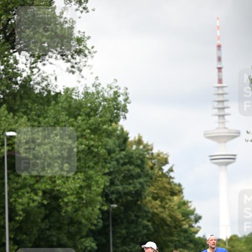 29.06.2025 - hella hamburg halbmarathon Dr. Thomas Lammeyer http://msf.ph/oto/8418192 29.06.2025 10:45:39 Kennedybrücke 1731, 2805, 3344, 4044, 4412, 4638, 5549, 5688, 5928, 6088, 7293, 7661, 7829, 8769, 8878, 9009, 10269, 10407, 10644, 11166, 11209, 11371 meine-sportfotos.de