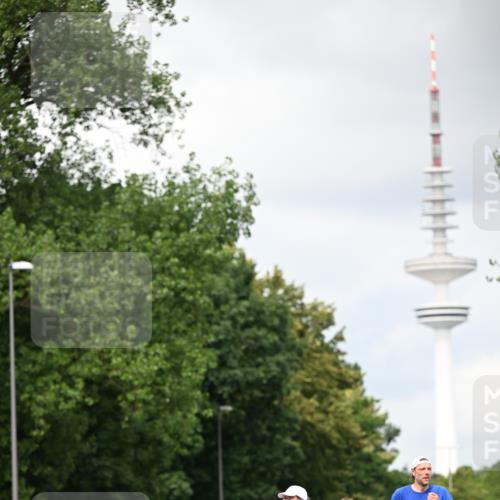 29.06.2025 - hella hamburg halbmarathon Dr. Thomas Lammeyer http://msf.ph/oto/8418198 29.06.2025 10:45:39 Kennedybrücke 1731, 2805, 3344, 4044, 4412, 4638, 5549, 5688, 5928, 6088, 7293, 7661, 7829, 8769, 8878, 9009, 10269, 10407, 10644, 11166, 11209, 11371 meine-sportfotos.de
