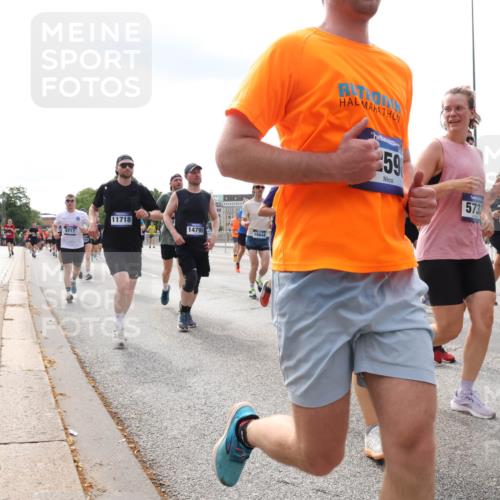 29.06.2025 - hella hamburg halbmarathon Lena Gebhardt http://msf.ph/oto/8418226 29.06.2025 10:18:04 Lombardsbrücke 9717, 11718, 14795, 59, 573, 9734, 1015, 1159, 1160, 1268, 1274, 1325, 1458, 1554, 1622, 1641, 1749, 1795, 1982, 2087, 2094, 2147, 2335, 2548, 2634, 2931, 3125, 3138, 3292, 3321, 3482, 3977, 4218, 4710, 4738, 4804, 5002, 5004, 5290, 5611, 5733, 6254, 6270, 6336, 6352, 7094, 7258, 7413, 7641, 7649, 7838, 7882, 7883, 8067, 8128, 8144, 8248, 8607, 8799, 9400, 9539, 9717, 9734, 9798, 9834, 9844, 9964, 10174, 10332, 10509, 10908, 12498 meine-sportfotos.de