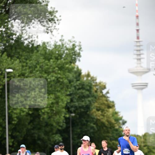 29.06.2025 - hella hamburg halbmarathon Dr. Thomas Lammeyer http://msf.ph/oto/8418227 29.06.2025 10:45:40 Kennedybrücke 1731, 2805, 3344, 4044, 4412, 4638, 4774, 5549, 5688, 5928, 6088, 7293, 7661, 7829, 8769, 8878, 9009, 10269, 10407, 10644, 11166, 11209, 11371 meine-sportfotos.de