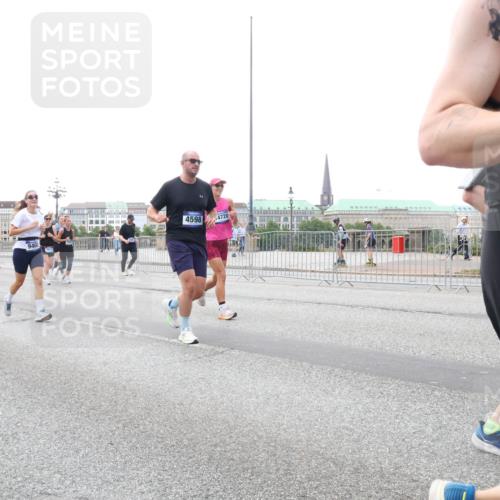 29.06.2025 - hella hamburg halbmarathon Lena Gebhardt http://msf.ph/oto/8418235 29.06.2025 10:52:06 Lombardsbrücke 172, 4598, 9460, 4720, 30, 1418, 1978, 3038, 3240, 3645, 3991, 4087, 4273, 4436, 4598, 4606, 4815, 5062, 5262, 5534, 6007, 6386, 6403, 6404, 6406, 6456, 6604, 6947, 6985, 7682, 7690, 7691, 7735, 8194, 8196, 8250, 8251, 8399, 8621, 9220, 9368, 9460, 9462, 9590, 9594, 9673, 9730, 9731, 10296, 10342, 10521, 10533, 10634, 10673, 10693, 10830, 10884, 11084, 11101, 11126, 11127, 11375, 11736, 11875, 11899, 11974, 12065, 12546, 12558 meine-sportfotos.de