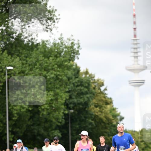 29.06.2025 - hella hamburg halbmarathon Dr. Thomas Lammeyer http://msf.ph/oto/8418236 29.06.2025 10:45:40 Kennedybrücke 1731, 2805, 3344, 4044, 4412, 4638, 4774, 5549, 5688, 5928, 6088, 7293, 7661, 7829, 8769, 8878, 9009, 10269, 10407, 10644, 11166, 11209, 11371 meine-sportfotos.de