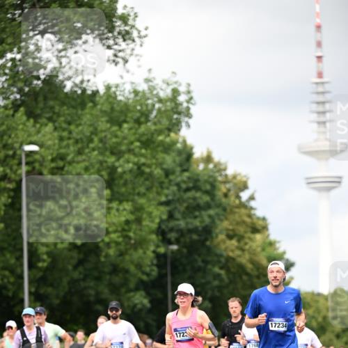 29.06.2025 - hella hamburg halbmarathon Dr. Thomas Lammeyer http://msf.ph/oto/8418260 29.06.2025 10:45:41 Kennedybrücke 1731, 2805, 3344, 4044, 4412, 4638, 4774, 5549, 5688, 5928, 6088, 7293, 7661, 7829, 8769, 9009, 10269, 10407, 10644, 11166, 11209, 11371 meine-sportfotos.de