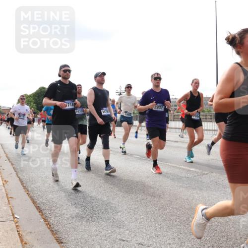 29.06.2025 - hella hamburg halbmarathon Lena Gebhardt http://msf.ph/oto/8418302 29.06.2025 10:18:04 Lombardsbrücke 9717, 718, 10332, 2931, 1479, 16644, 561, 573, 1015, 1159, 1160, 1268, 1274, 1325, 1458, 1554, 1622, 1641, 1749, 1795, 1982, 2087, 2094, 2147, 2335, 2548, 2634, 2931, 3125, 3138, 3292, 3321, 3482, 3977, 4218, 4710, 4738, 4804, 5002, 5004, 5290, 5611, 5733, 6254, 6270, 6336, 6352, 7094, 7258, 7413, 7641, 7649, 7838, 7882, 7883, 8067, 8128, 8144, 8248, 8607, 8799, 9400, 9539, 9717, 9734, 9798, 9834, 9844, 9964, 10174, 10332, 10509, 10908, 12498 meine-sportfotos.de
