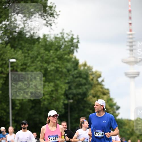 29.06.2025 - hella hamburg halbmarathon Dr. Thomas Lammeyer http://msf.ph/oto/8418304 29.06.2025 10:45:43 Kennedybrücke 1731, 2805, 3344, 4044, 4412, 4638, 4774, 5549, 5688, 5928, 6088, 7293, 7661, 7829, 8769, 9009, 10269, 10407, 10644, 11166, 11209, 11371 meine-sportfotos.de
