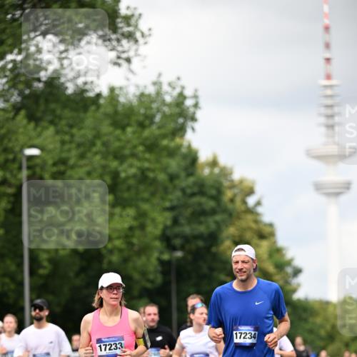 29.06.2025 - hella hamburg halbmarathon Dr. Thomas Lammeyer http://msf.ph/oto/8418324 29.06.2025 10:45:43 Kennedybrücke 1731, 2805, 3344, 4044, 4412, 4638, 4774, 5549, 5688, 5928, 6088, 7293, 7661, 7829, 8769, 9009, 10269, 10407, 10644, 11166, 11209, 11371 meine-sportfotos.de